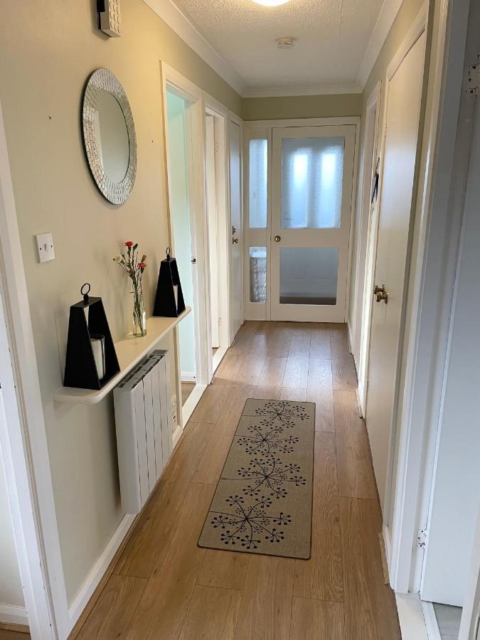 פורטרי Relaxing 3-Bedroom Home מראה חיצוני תמונה